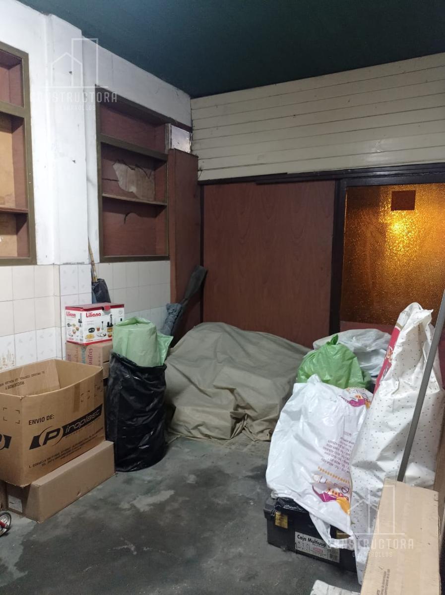 Casa con Galpón en Mataderos 5
