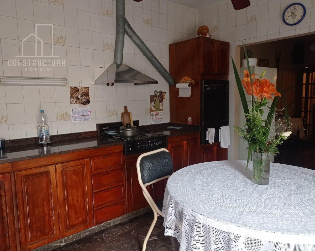 Casa con Galpón en Mataderos 4