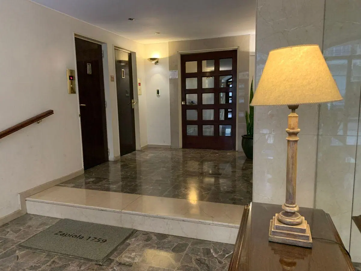 Muy buen departamento de 3 ambientes con 2 patios en excelente cuadra de Belgrano R 1