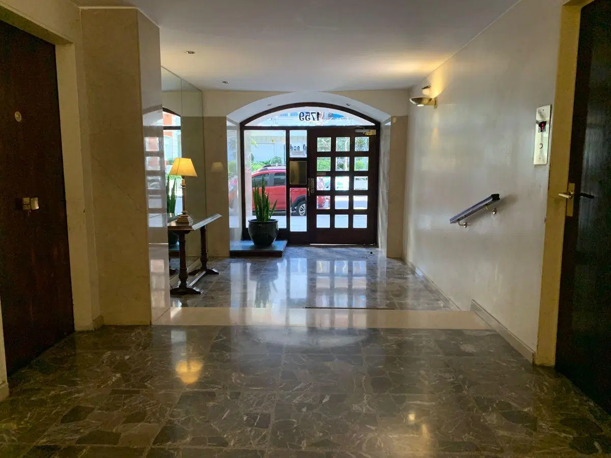 Muy buen departamento de 3 ambientes con 2 patios en excelente cuadra de Belgrano R 5