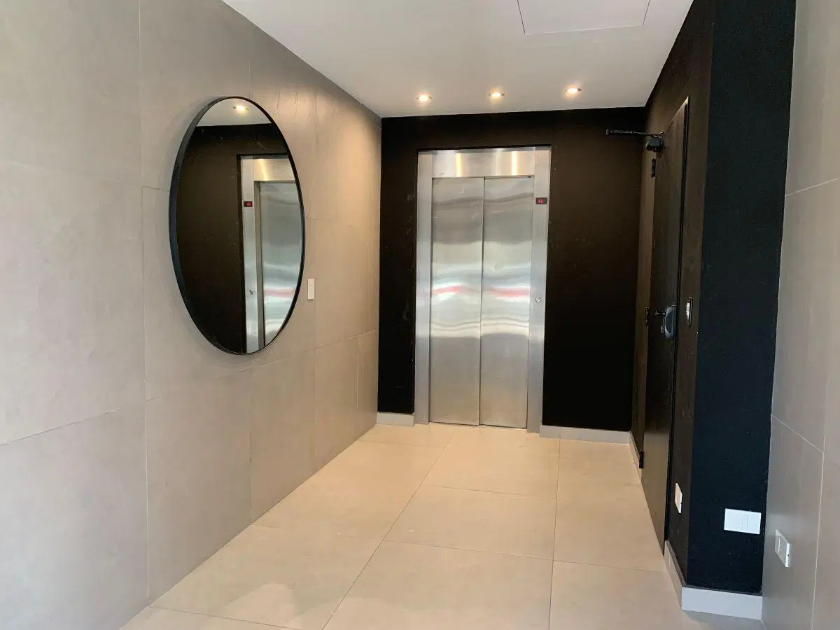 Lindísimo semipiso de 2 ambientes en esquina de Maure y Zapata, con amplio balcón 5