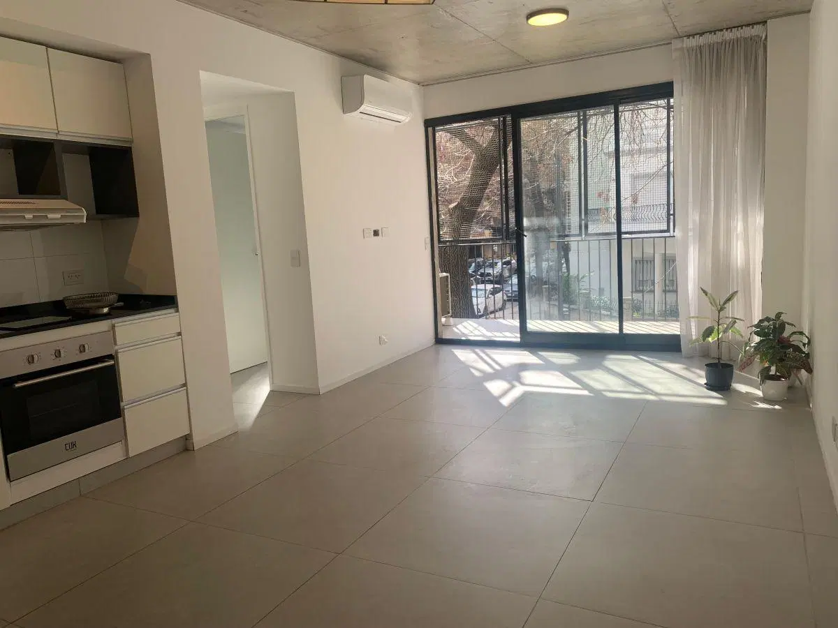 Lindísimo semipiso de 2 ambientes en esquina de Maure y Zapata, con amplio balcón 1