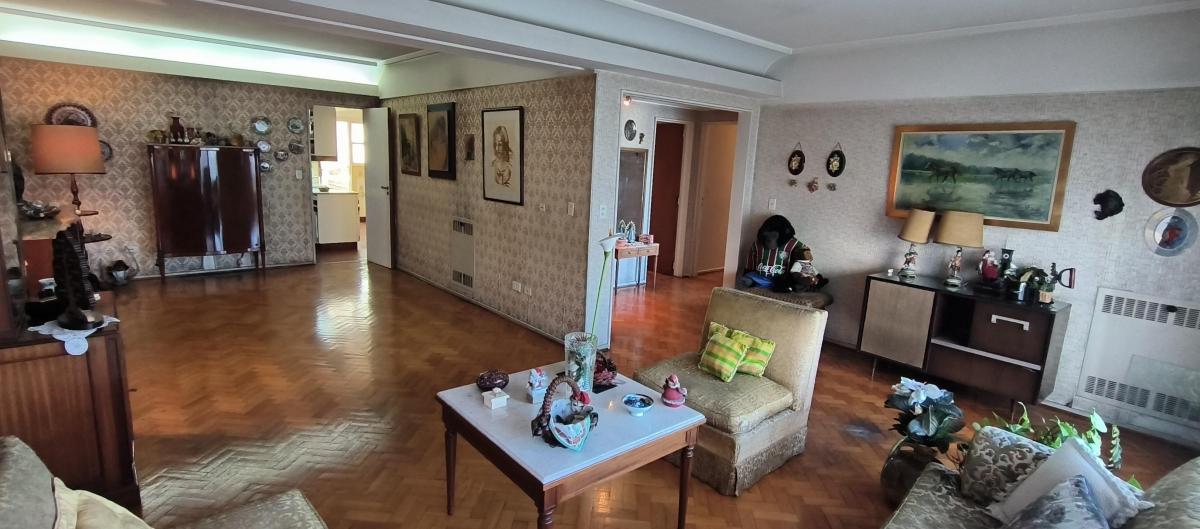 Semipiso 5 Ambientes con Dependencia, Cochera Fija. Real Oportunidad 172 m² 1