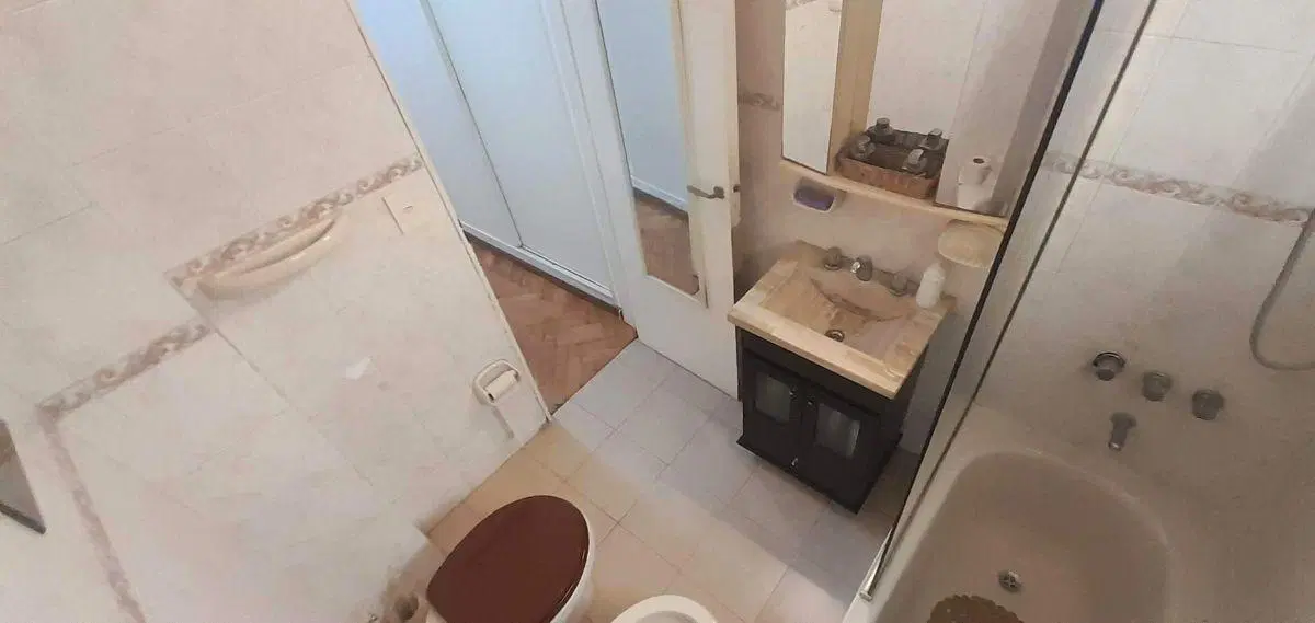 Departamento de 54 m² en alquiler con balcón y patio en Flores Norte 2