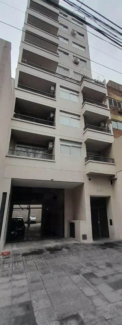Departamento de 60 m2 con 2 dormitorios en alquiler en Caballito. COCHERA FIJA 1