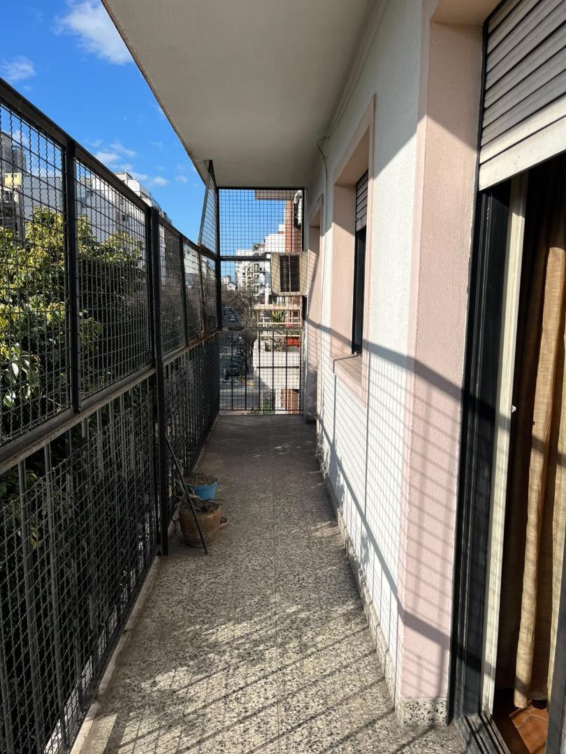 Foto de amplio 4 amb. c/dep fte balcon excel ubicacion, imagen 2