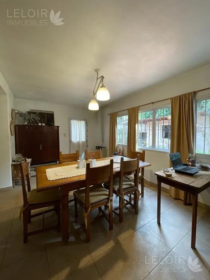 Casa En Venta 4 dormitorios En Parque Leloir 1