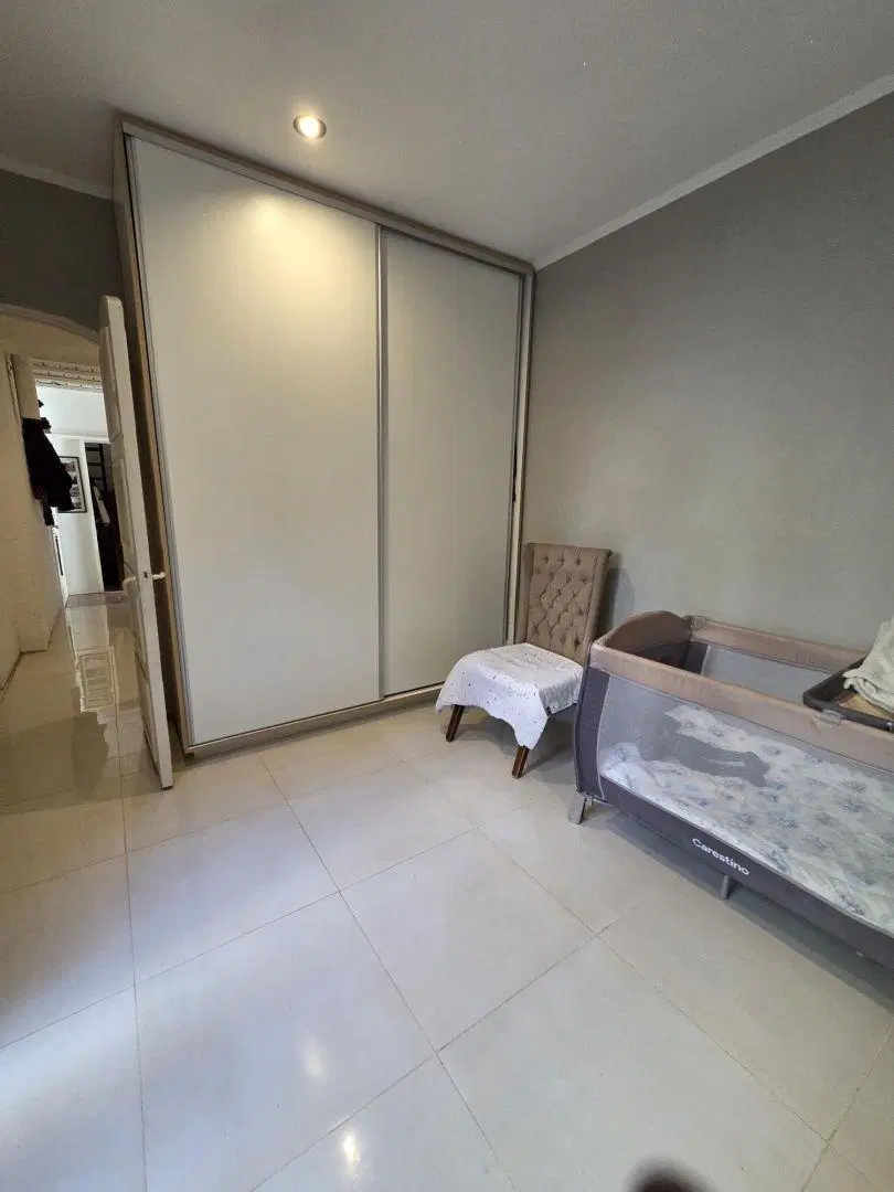 Casa en venta 3 dormitorios en Parque Leloir 5