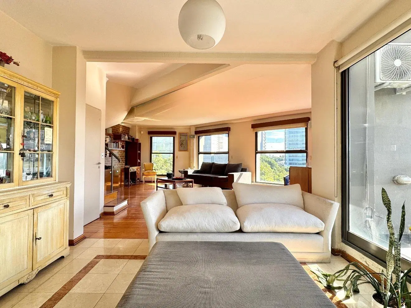 VENTA   LOFT EN PALACIO ALCORTA  1 DORM.  EN SUITE, VESTIDOR , 3° PISO ESTE 2 COCHERAS Y BAULERA 3