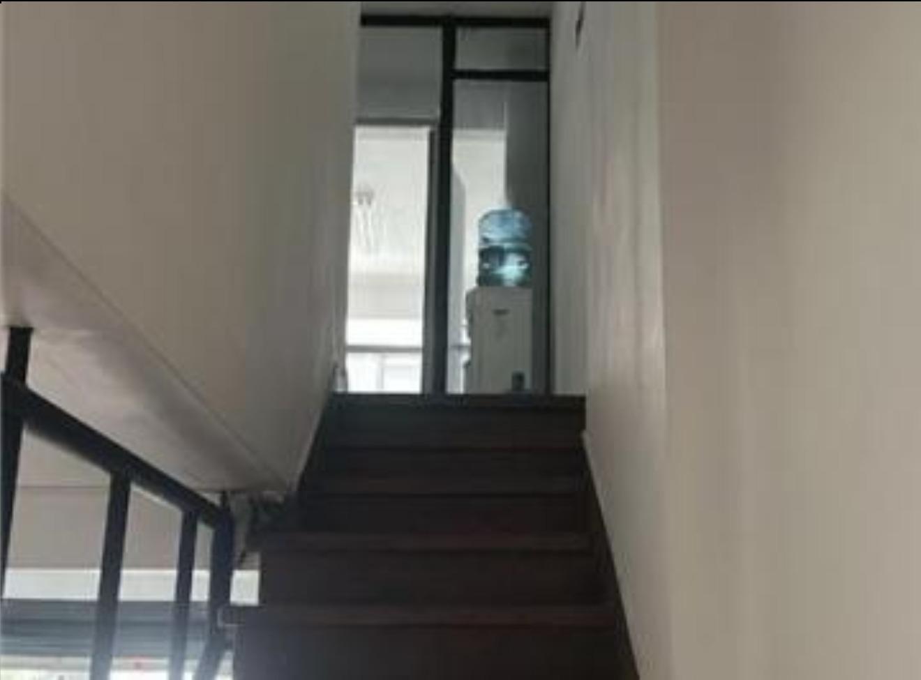 Foto de LOCAL EN VENTA Y OFINA EN 1° PISO c/ COCHERA CENTRO/ MICROCEMTRO, imagen 5