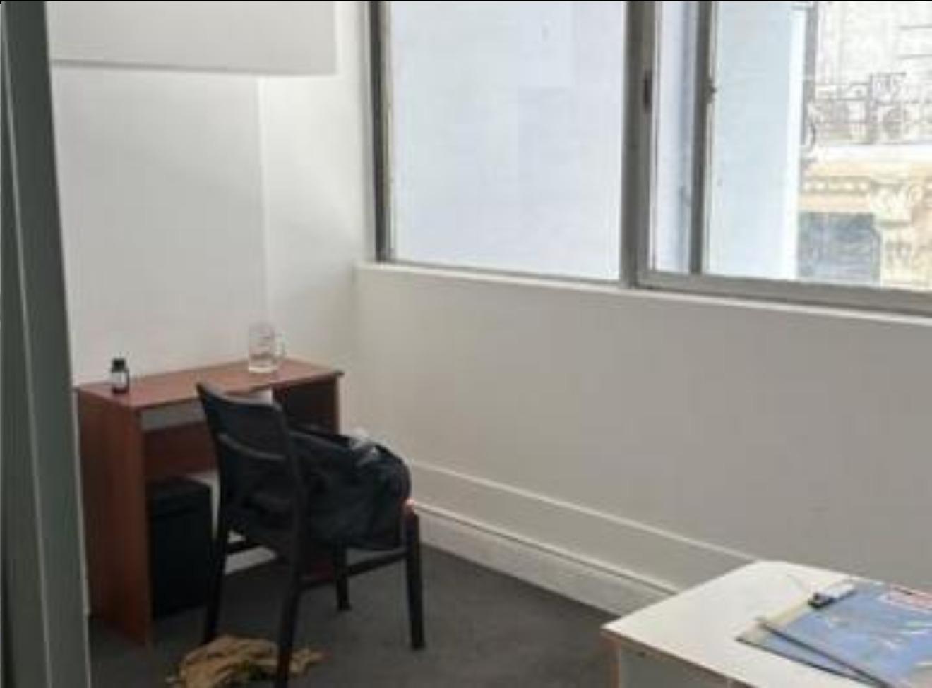 Foto de LOCAL EN VENTA Y OFINA EN 1° PISO c/ COCHERA CENTRO/ MICROCEMTRO, imagen 3