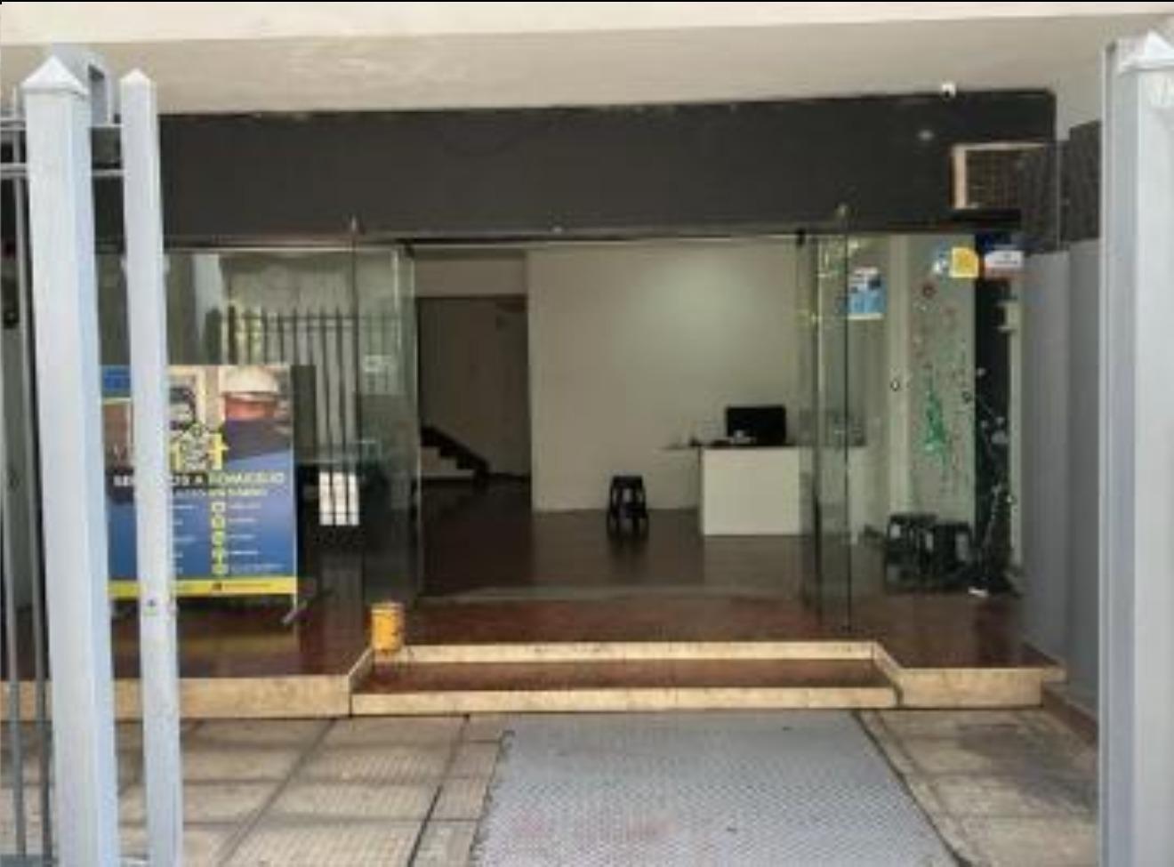 Foto de LOCAL EN VENTA Y OFINA EN 1° PISO c/ COCHERA CENTRO/ MICROCEMTRO, imagen 4