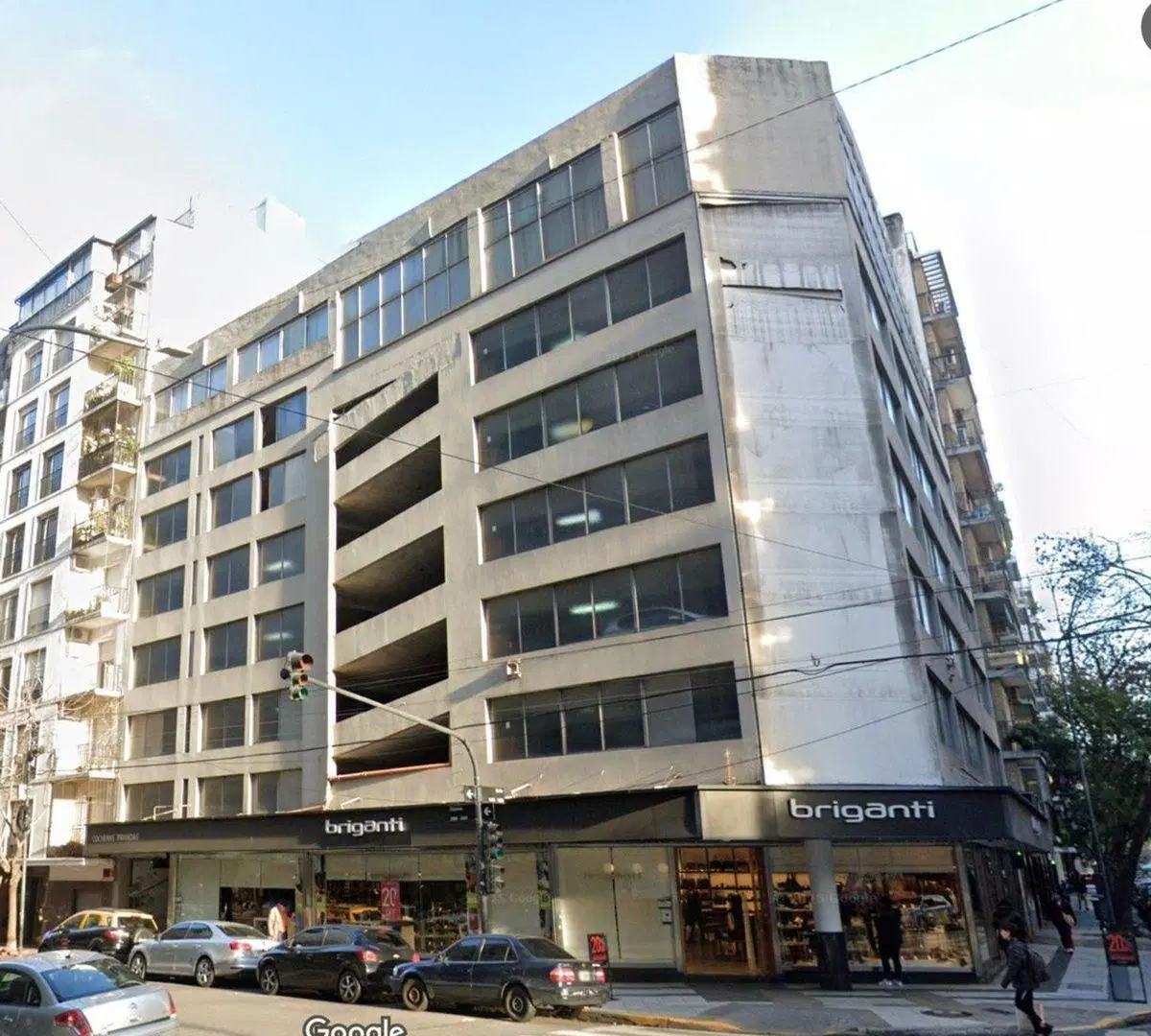 VENTA COCHERA FIJA EN BARRIO NORTE. GALLO y AGÜERO 4