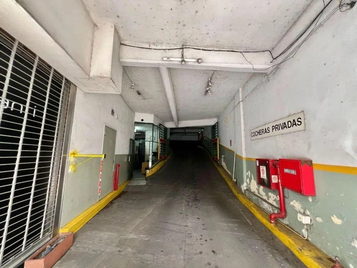 VENTA COCHERA FIJA EN BARRIO NORTE. GALLO y AGÜERO 2