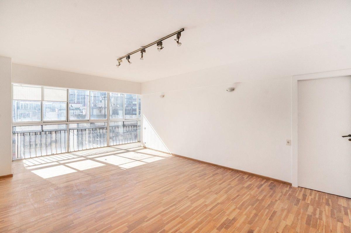 VENTA RECOLETA TRES AMBIENTES PISO ALTO LUMINOSO