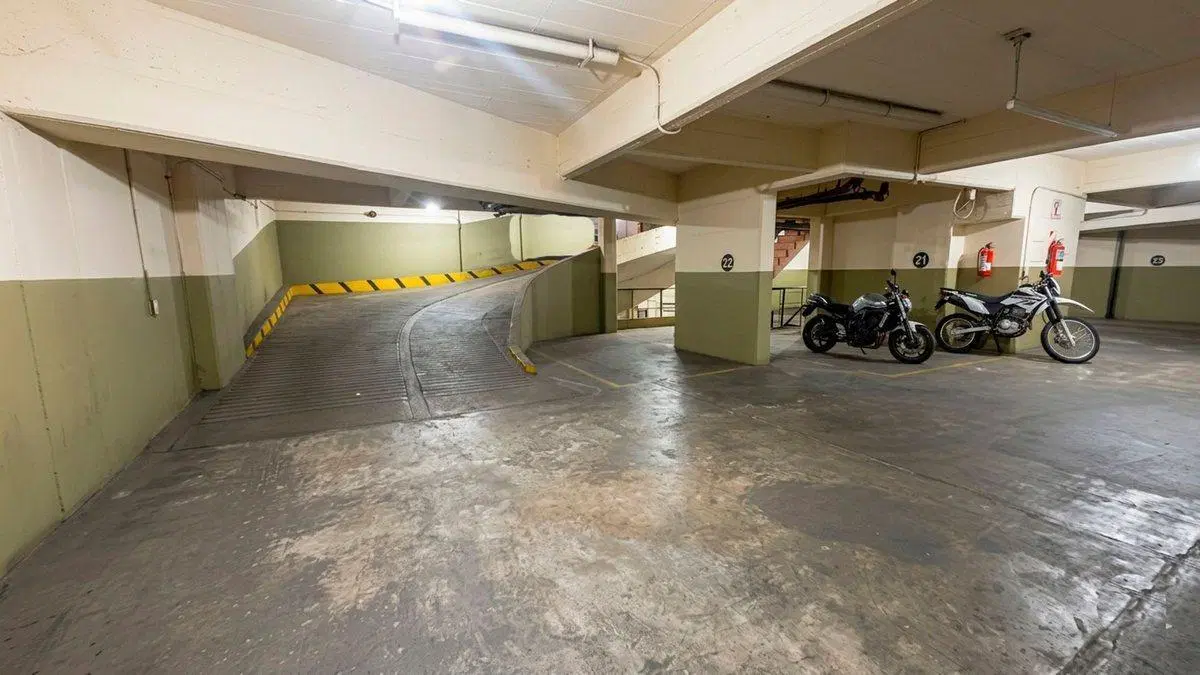 Venta Pack Cocheras Fija Cubiertas 10 m² - Abasto 2