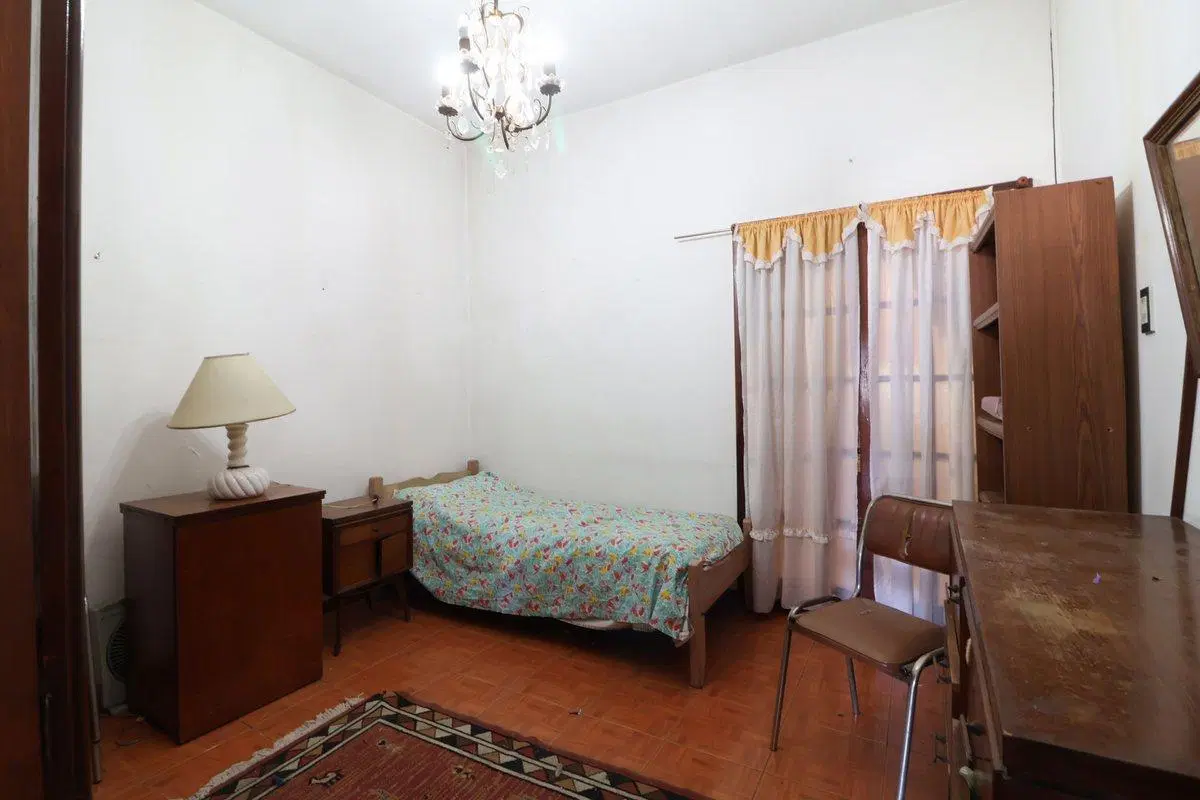 VENTA CASA 5 AMBIENTES GRAN JARDIN COCHERAS MORÓN 3