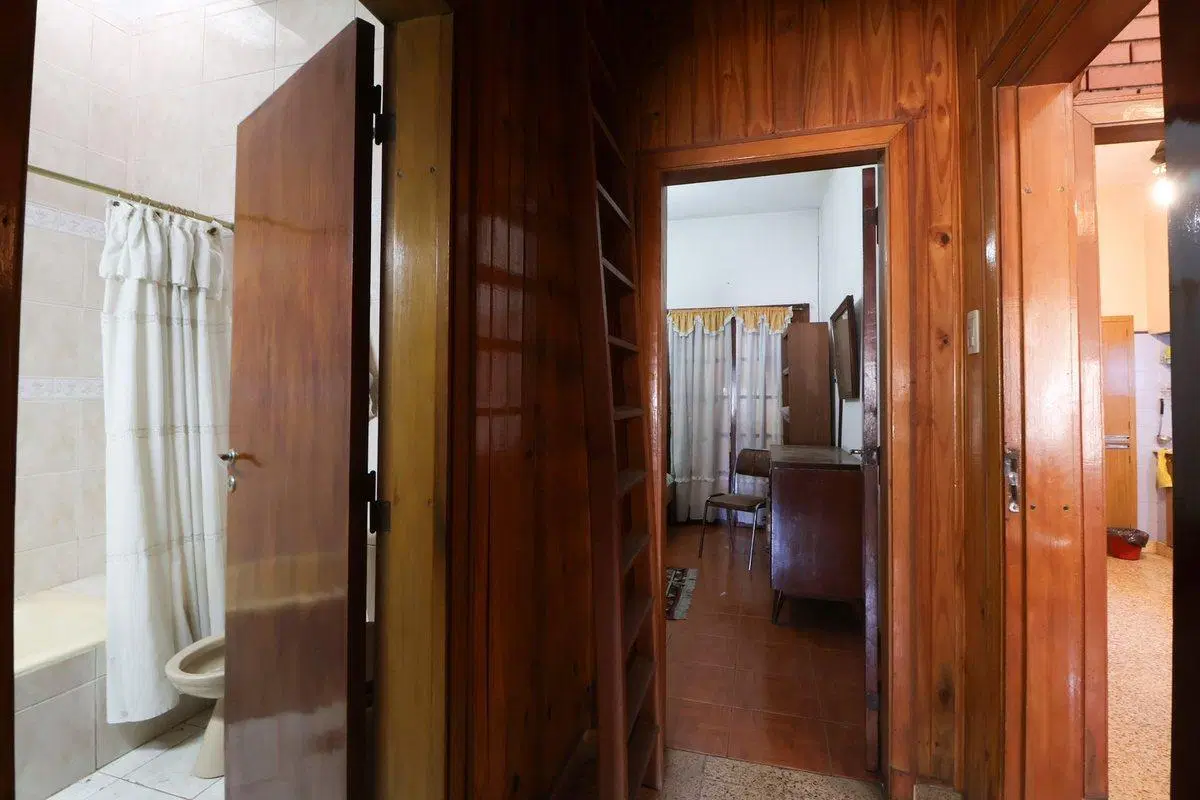 VENTA CASA 5 AMBIENTES GRAN JARDIN COCHERAS MORÓN 5
