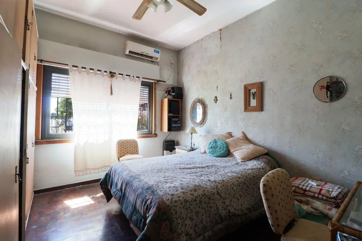 VENTA CASA 5 AMBIENTES GRAN JARDIN COCHERAS MORÓN 2