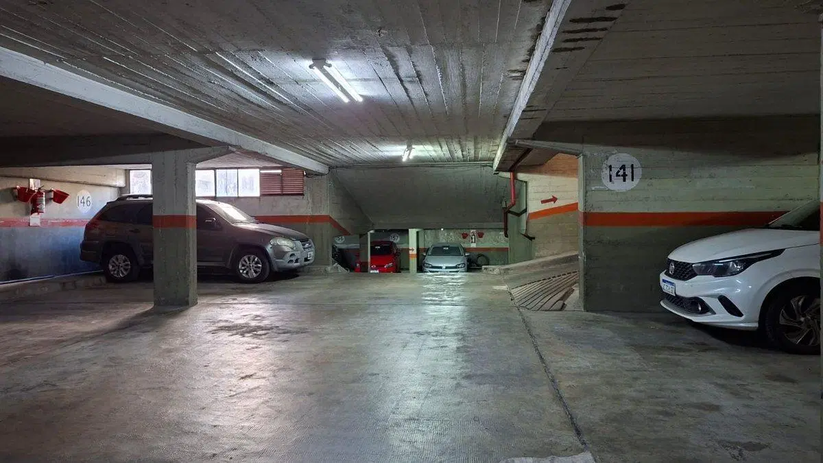 VENTA COCHERA FIJA Y CUBIERTA EN BELGRANO 3