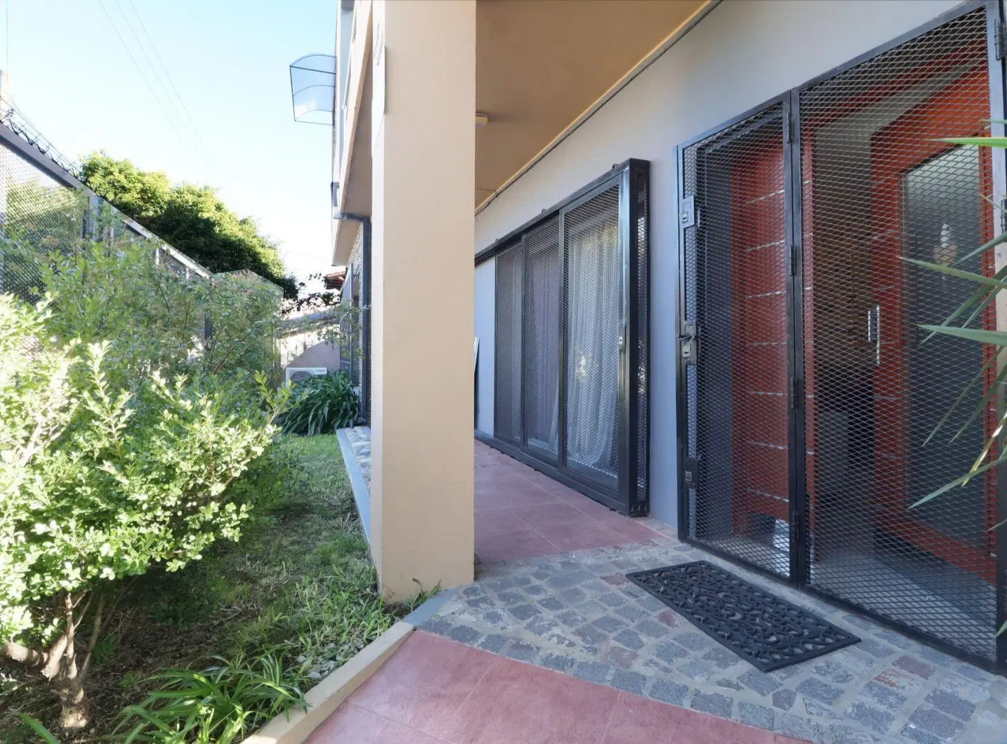 VENTA CASA 5 AMB COCHERA QUINCHO CASTELAR NORTE 2