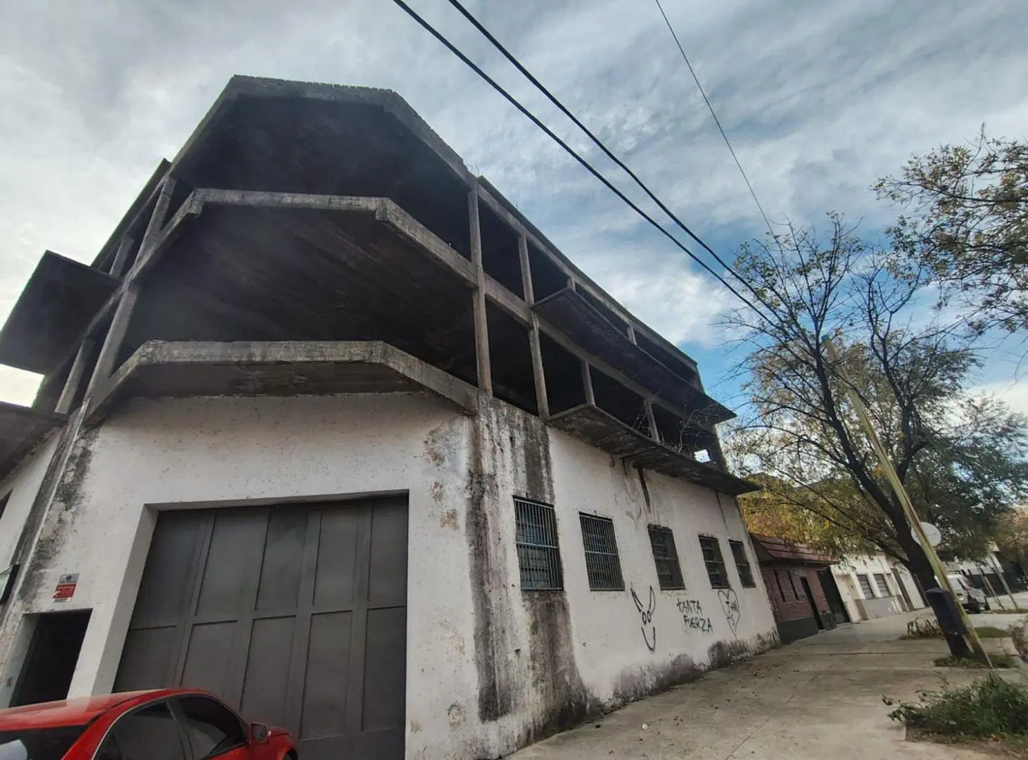 VENTA GALPON PARQUE AVELLANEDA ESQUINA 4