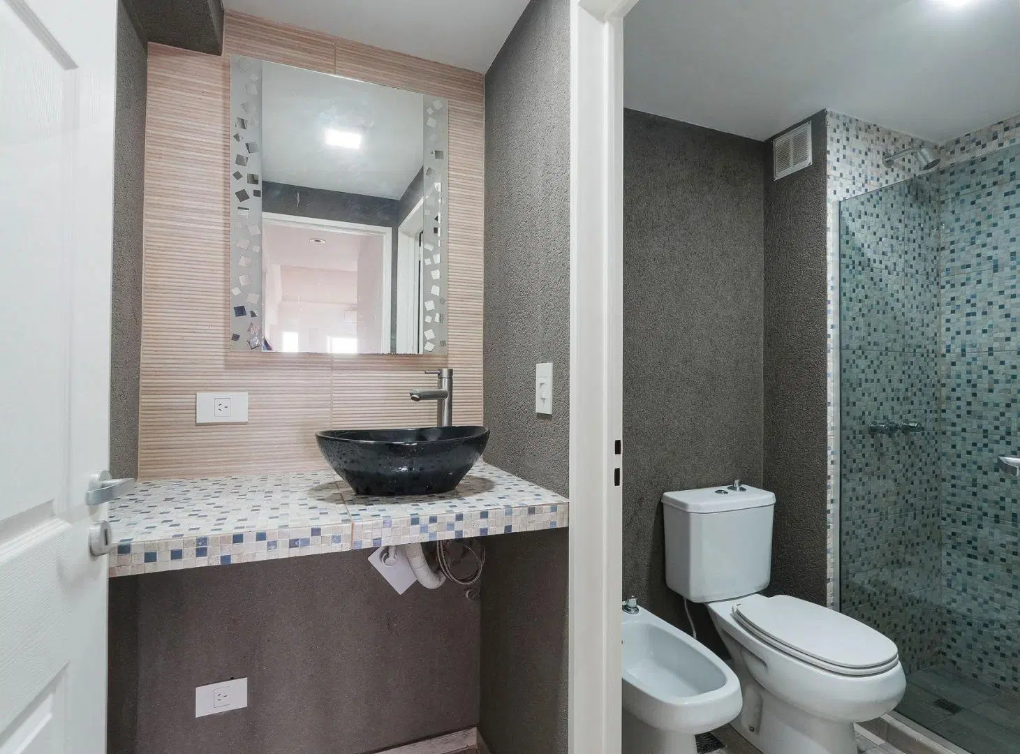 VENTA MONOAMBIENTE CON BALCÓN APTO PROFESIONAL 4