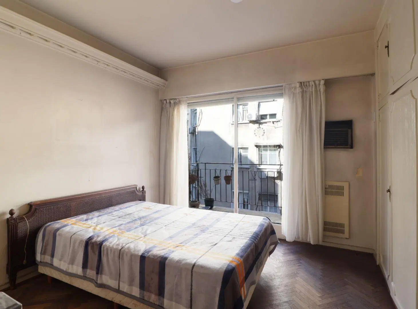 VENTA CUATRO AMBIENTES CON DEPENDENCIA Y BALCON 4