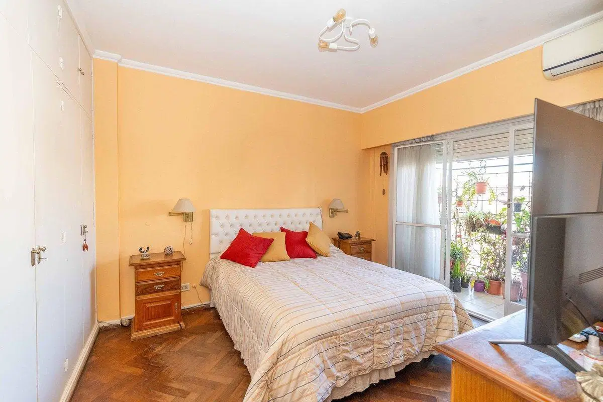 PISO EN VENTA CABALLITO 5 AMB, DEP y COCHERA 5
