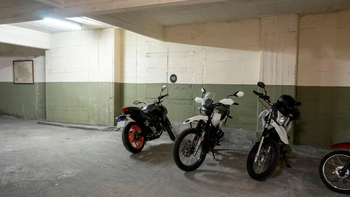 Venta Pack Cocheras Fija Cubiertas 10 m² - Abasto 5
