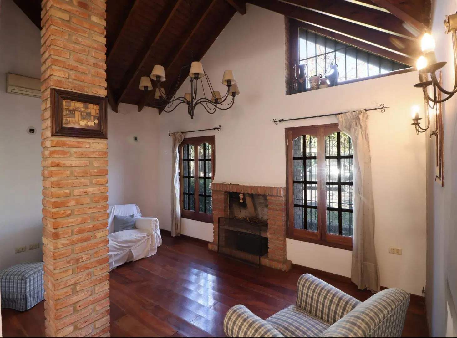 Casa Venta 5 Ambientes Castelar Con Pileta 4