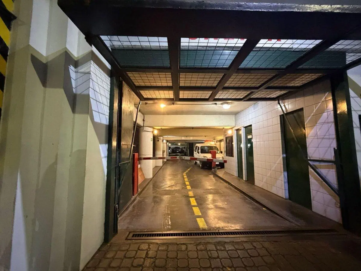 VENTA COCHERA PALERMO CON SEGURIDAD 24 HS. 4