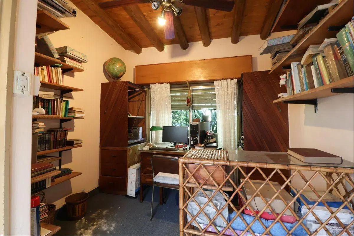 VENTA CASA 5 AMBIENTES GRAN JARDIN COCHERAS MORÓN 5
