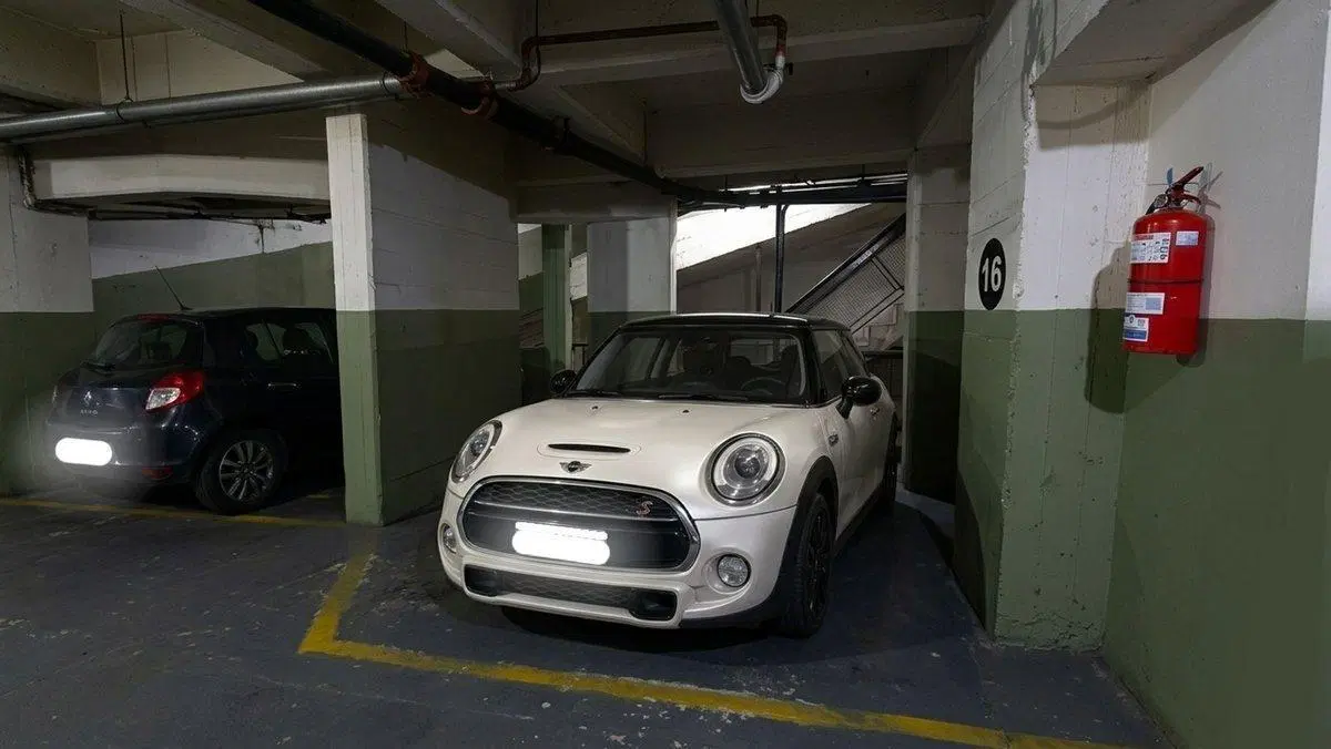 Cochera BoxFija Cubierta en Venta - 13 m² - Abasto 5