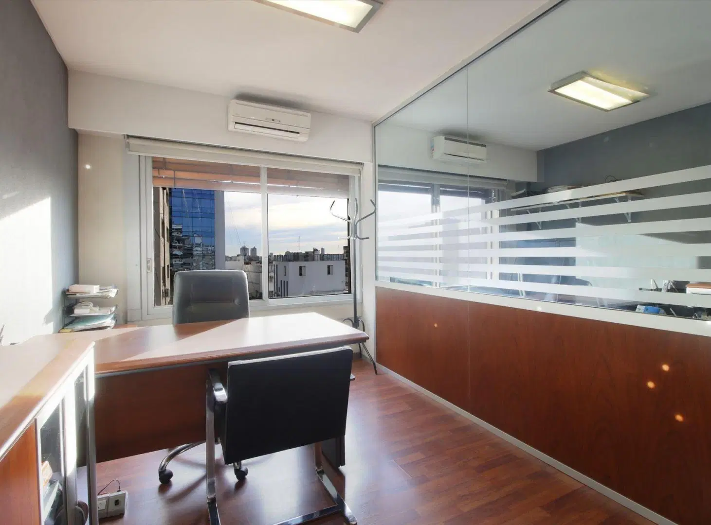 ALQUILER OFICINA 3 DESPACHOS AMOBLADA CALLAO 420 8