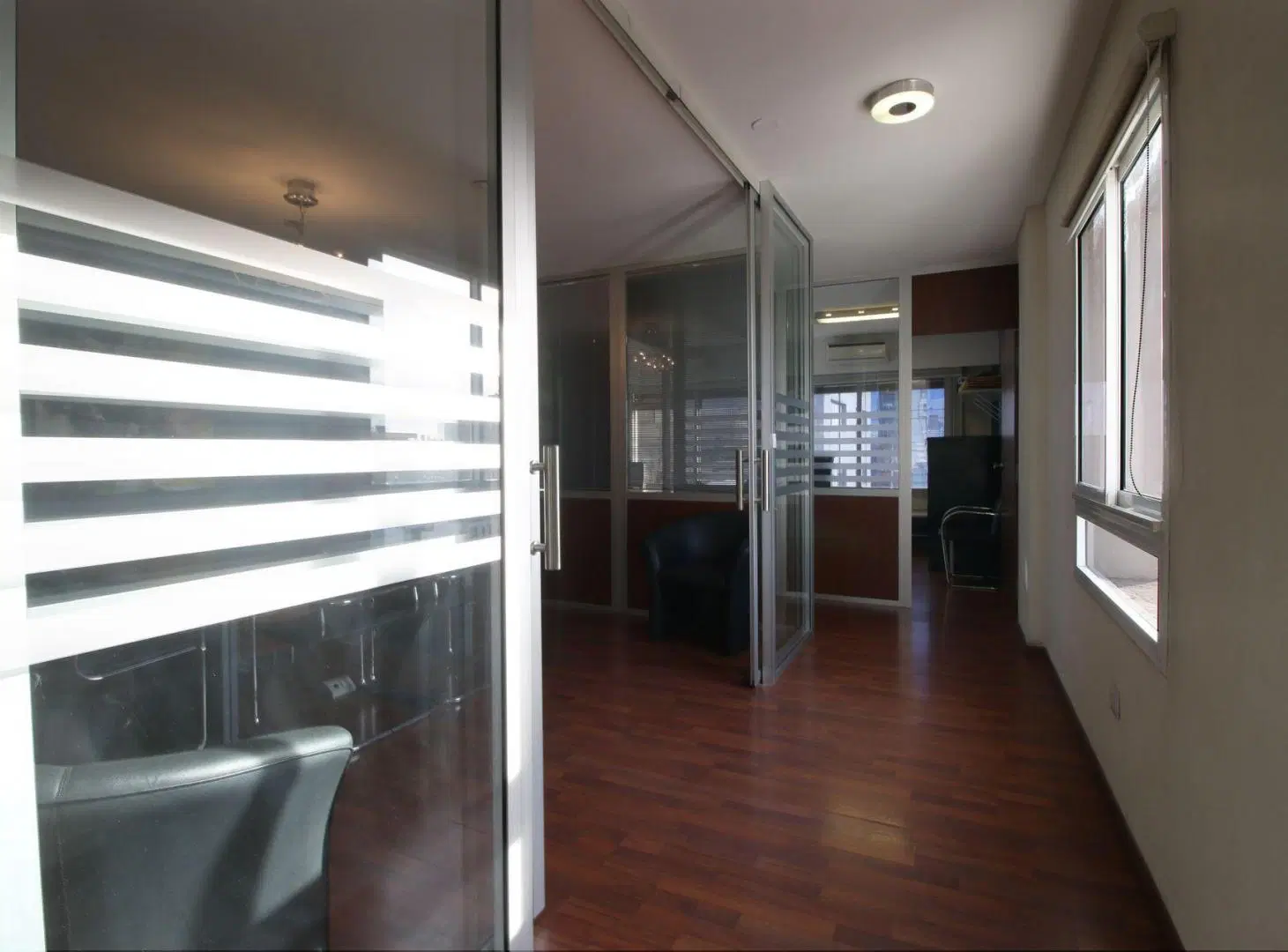 ALQUILER OFICINA 3 DESPACHOS AMOBLADA CALLAO 420 3