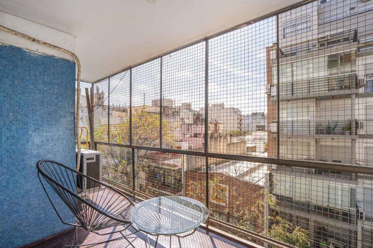 Foto de VENTA DEPARTAMENTO ALMAGRO 4 AMBIENTES BAJO PRECIO, imagen 2