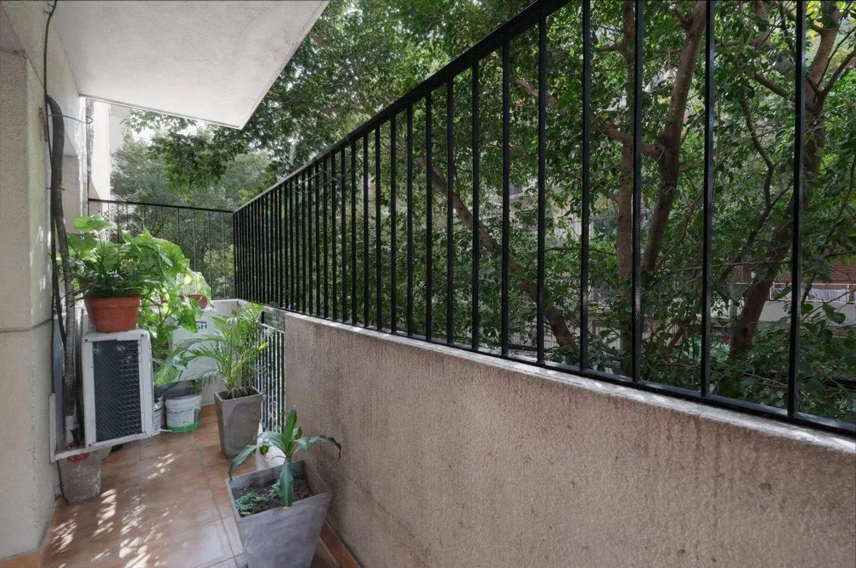 VENTA DEPARTAMENTO 4 AMBIENTES BALCÓN Y COCHERA 4