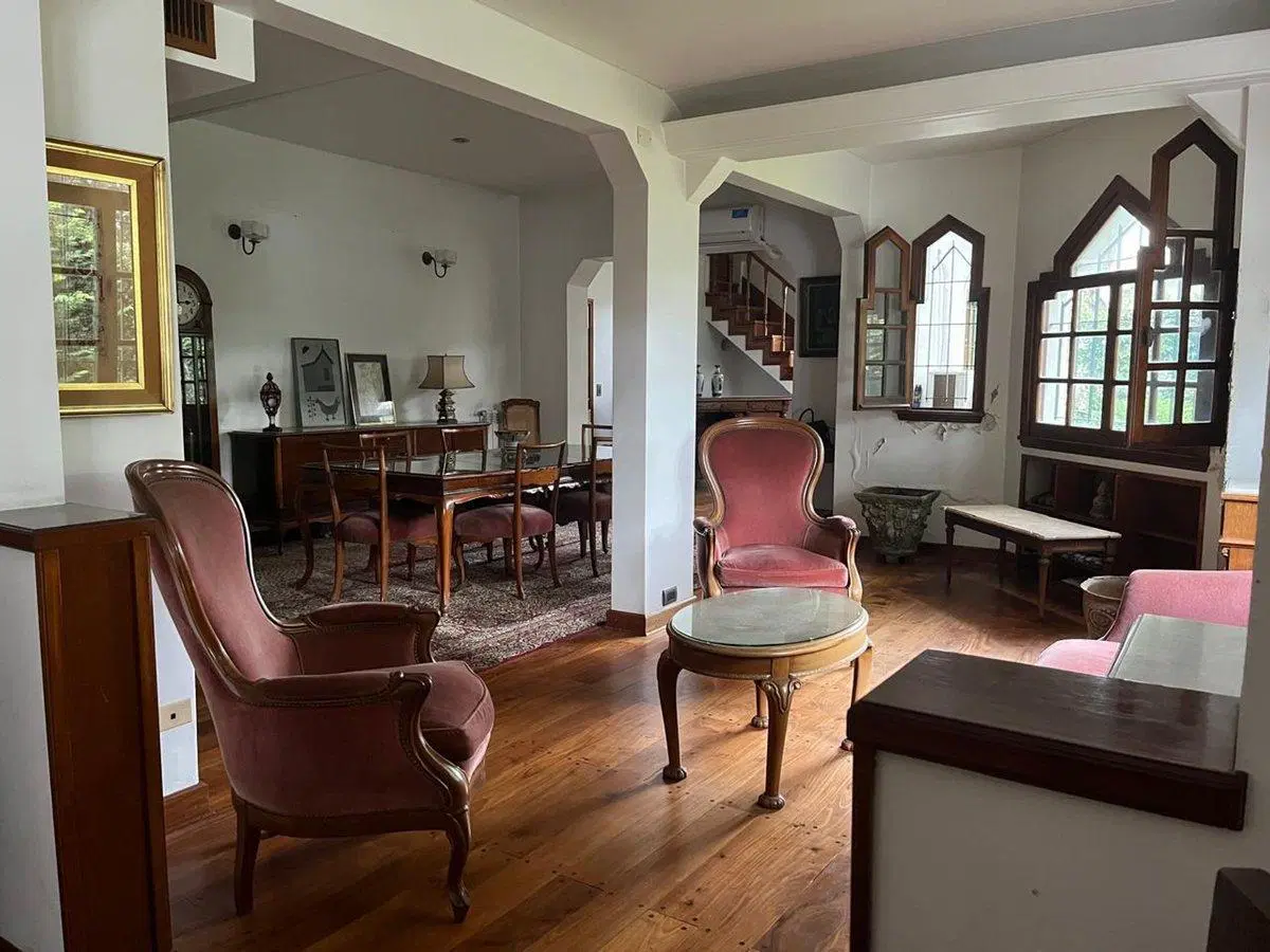 VENTA IMPORTANTE CASA DE ESTILO EN OLIVOS 4