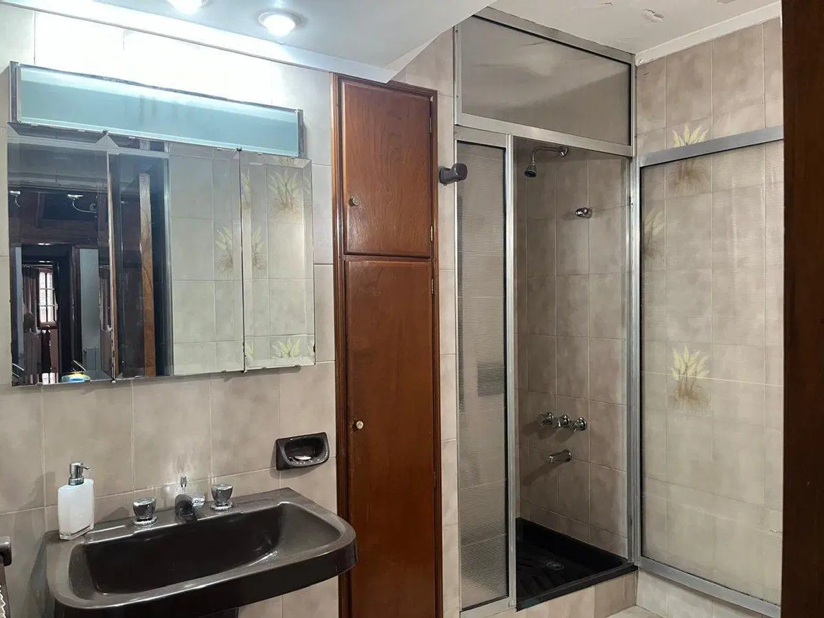 VENTA IMPORTANTE CASA DE ESTILO EN OLIVOS 8