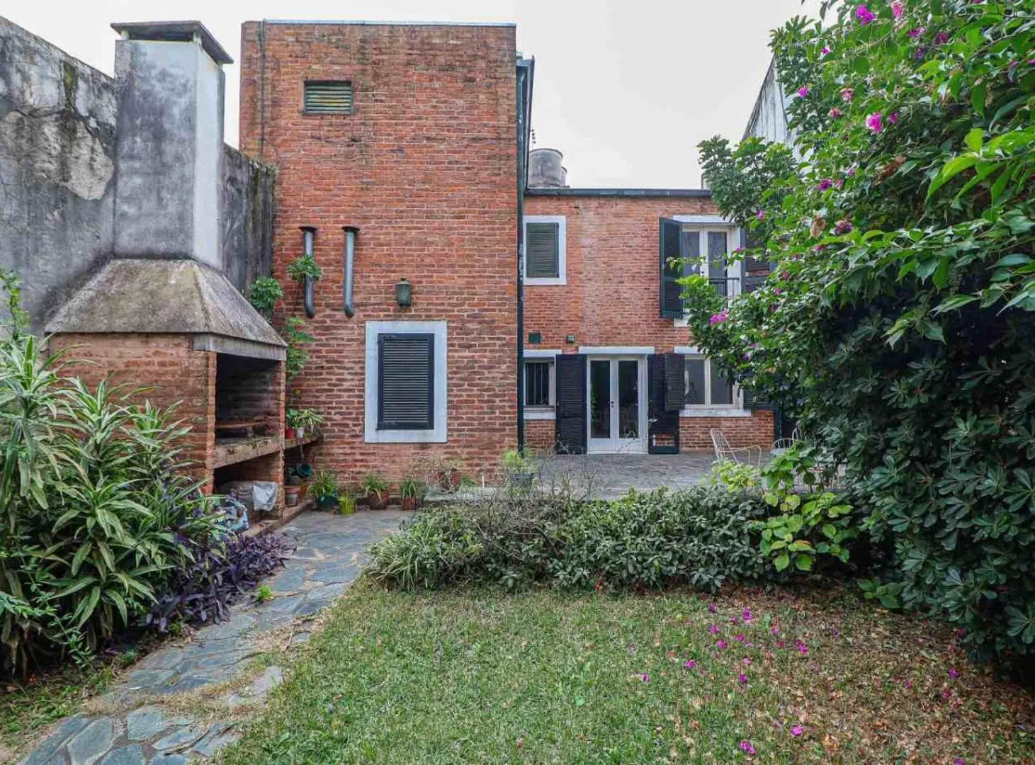 CASA VENTA NUÑEZ LOTE PROPIO CON COCHERA 3