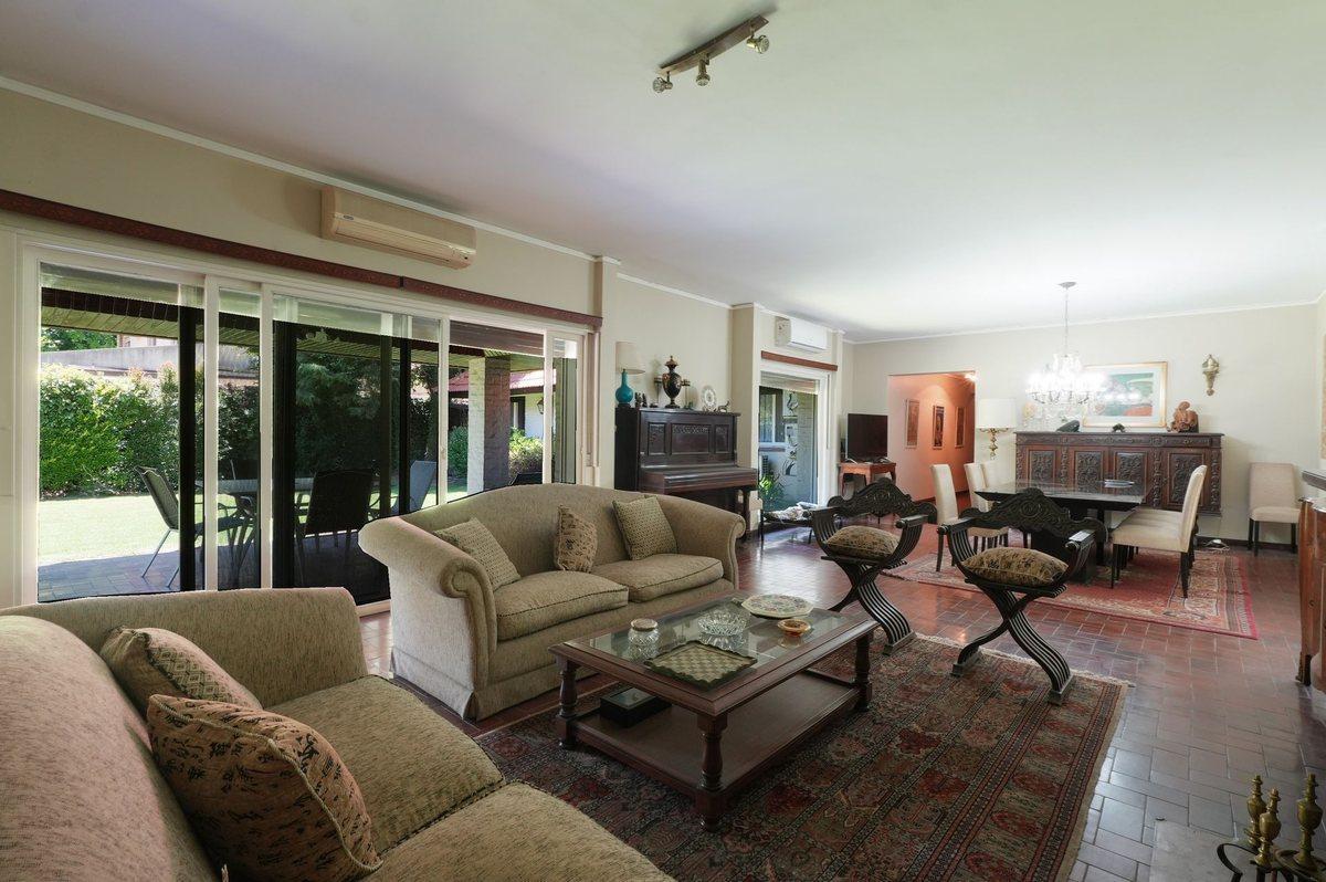 Foto de VENTA CASA SEIS AMBIENTES OLIVOS GOLF CLUB, imagen 2