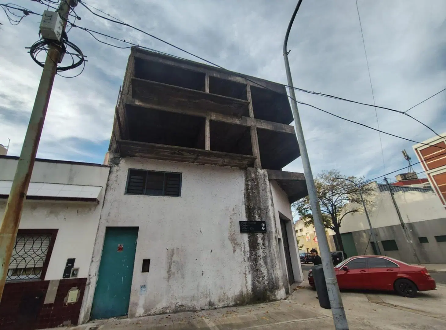 VENTA GALPON PARQUE AVELLANEDA ESQUINA 7