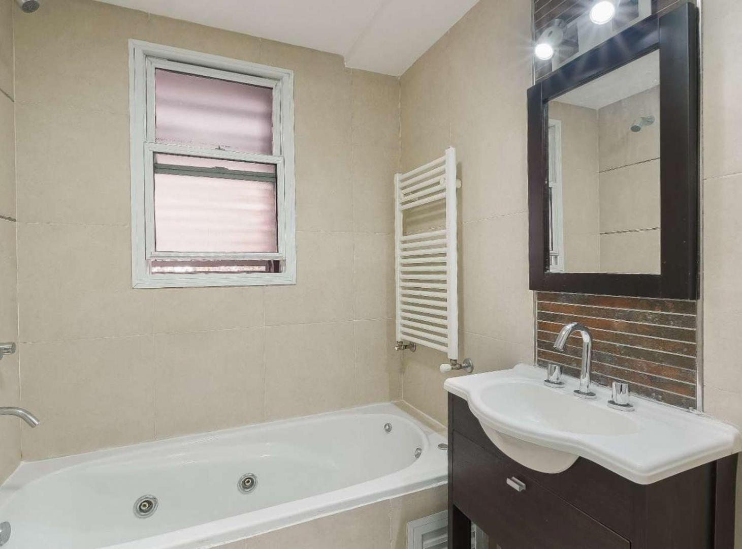 Foto de VENTA MODERNO DEPARTAMENTO 2 AMBIENTES BALCON LUZ, imagen 5
