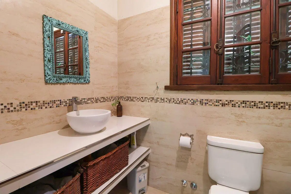 BARRIO EL CAZADOR VENTA CASA 4 AMB PILETA2 LOTES 8