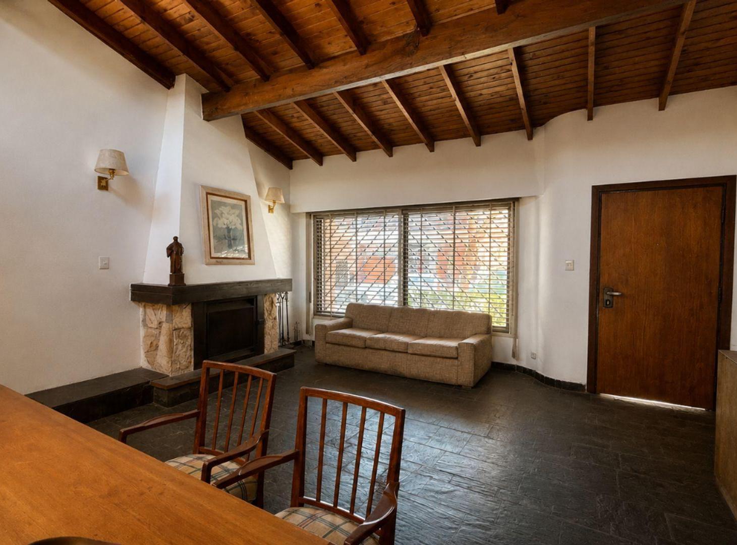 Foto de PARQUE CHAS VENTA CASA EN EXCELENTE ESTADO /GARAGE, imagen 3