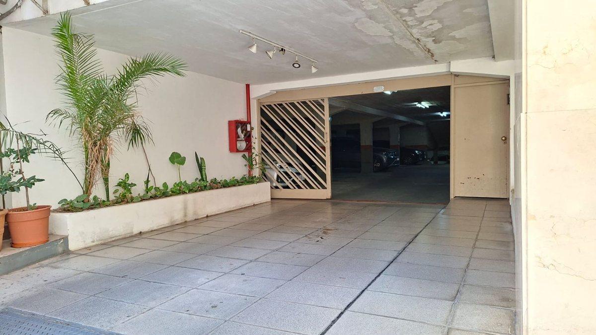 Foto de VENTA COCHERA FIJA Y CUBIERTA EN BELGRANO, imagen 2