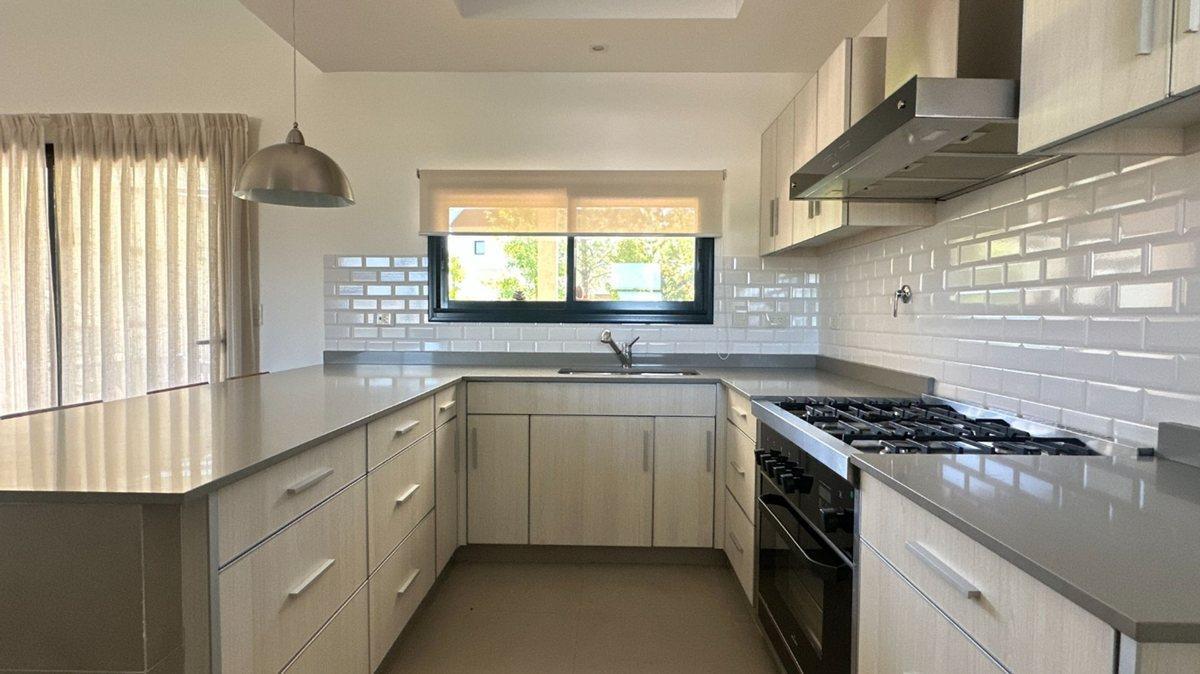 Foto de venta de casa en Valdevez Tristan Suarez Apto Cred, imagen 1