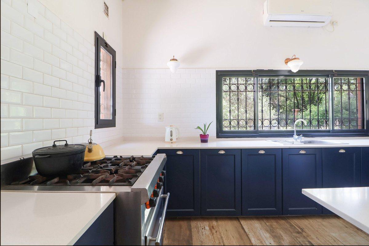 Foto de BARRIO EL CAZADOR VENTA CASA 4 AMB PILETA2 LOTES, imagen 1