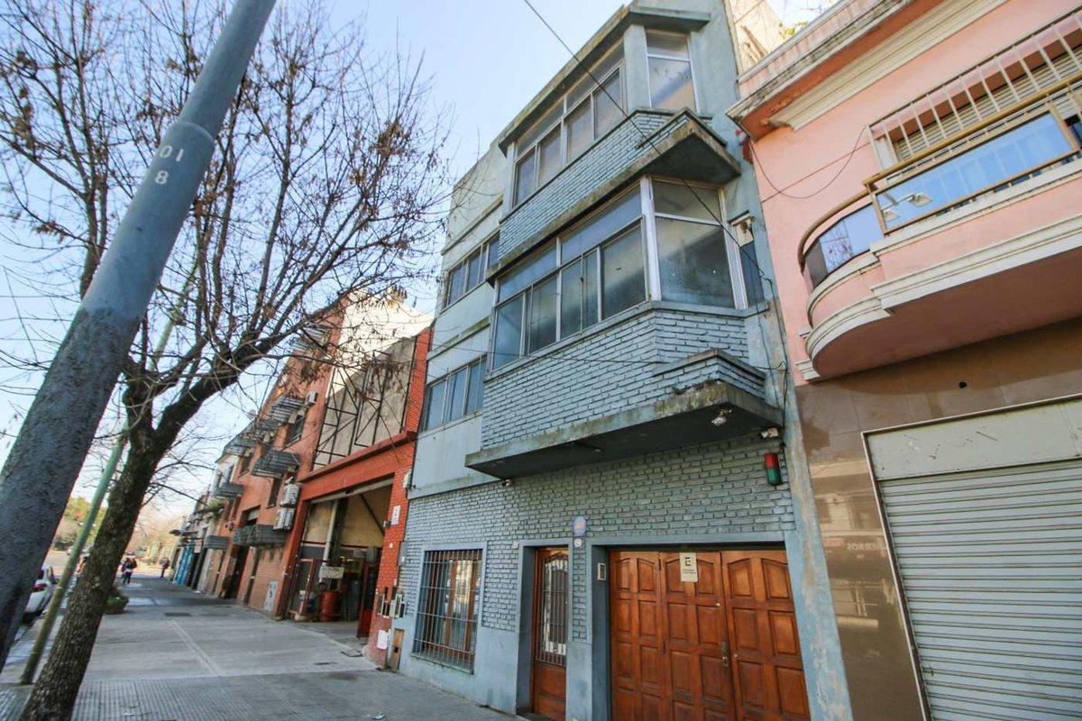 Foto de OPORTUNIDAD Galpón Parque Chacabuco Venta 822M2, imagen 1